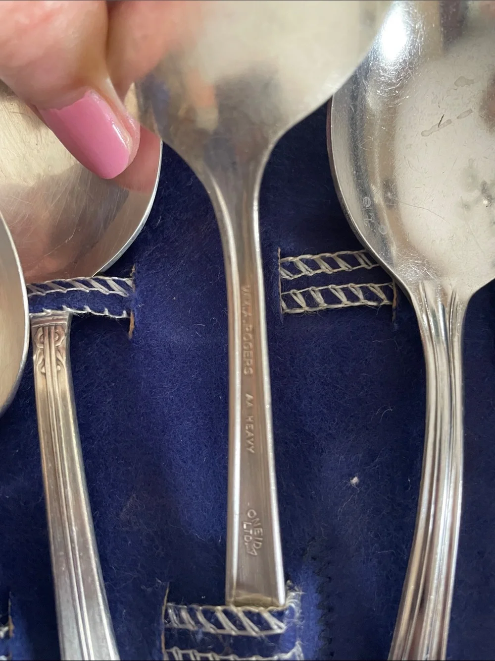 Vintage WM A Rogers AA Heavy AA Oneida LTD Silver 26 pc Flatware Set